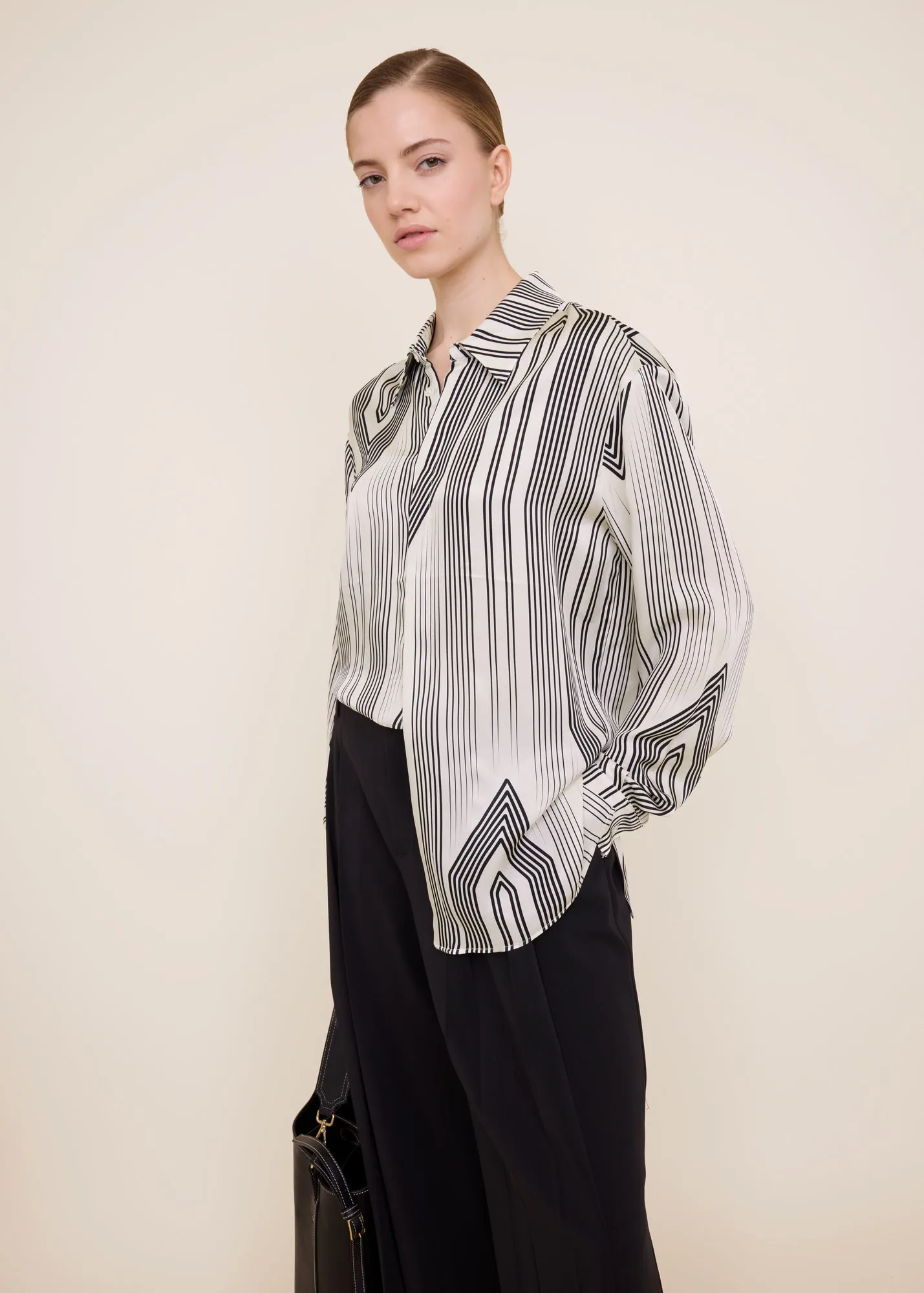 Graphic viscose blouse